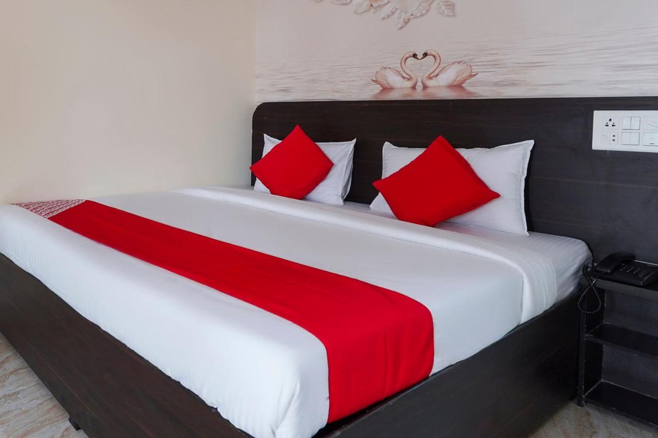 Oyo Flagship 68474 Hotel Viraj Pune Exterior foto