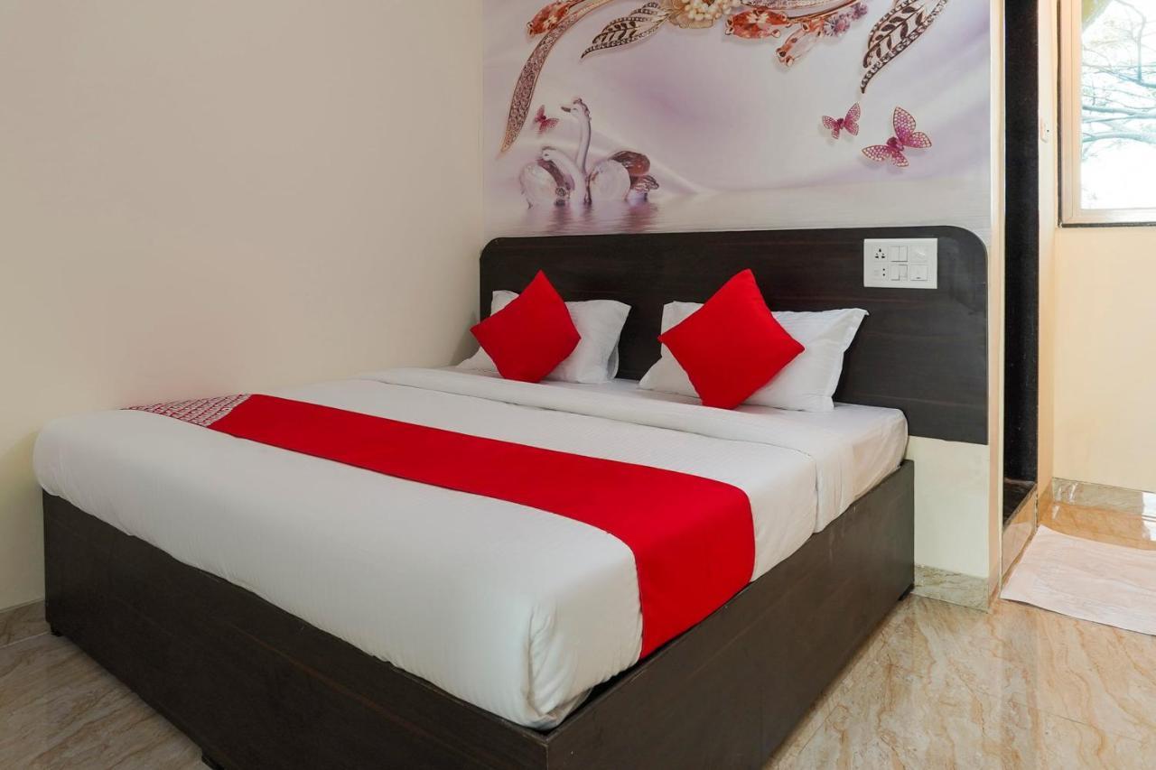 Oyo Flagship 68474 Hotel Viraj Pune Exterior foto