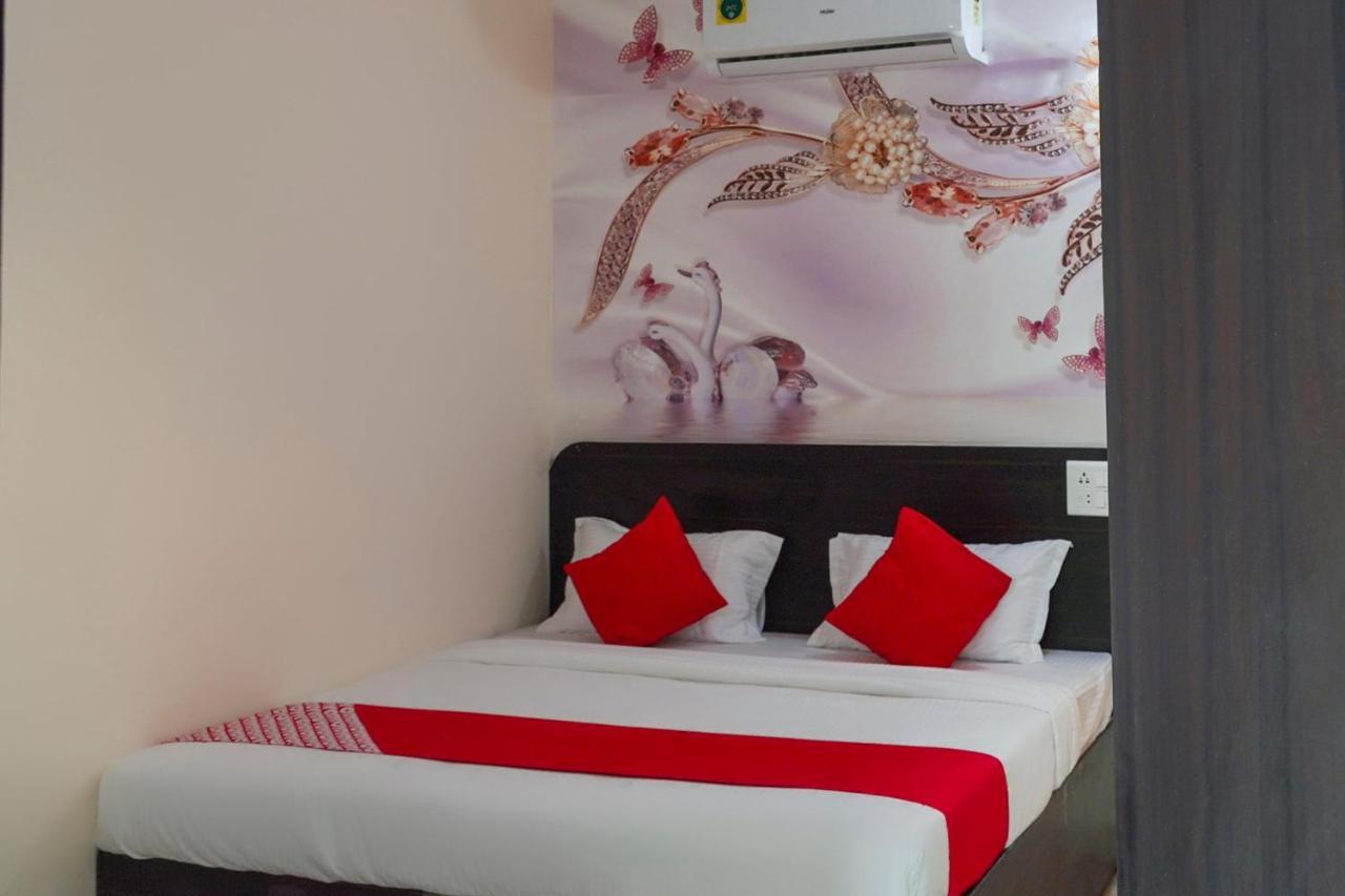 Oyo Flagship 68474 Hotel Viraj Pune Exterior foto